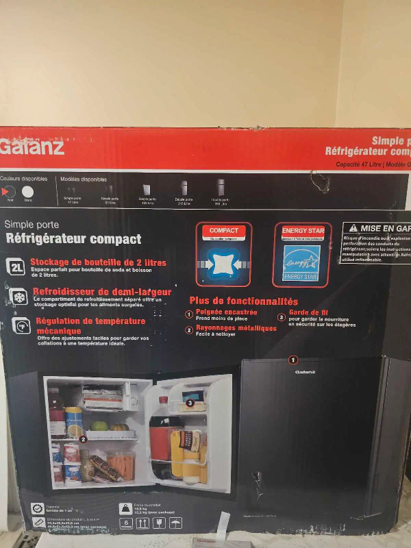Galanze 1.7 cu ft Compact Refrigerator - Black - photo 2