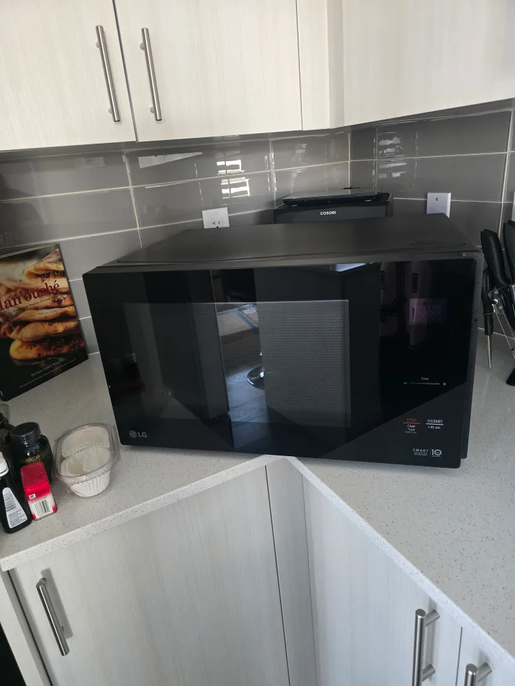 LG NeoChef Countertop Microwave - Black image indicator(2)