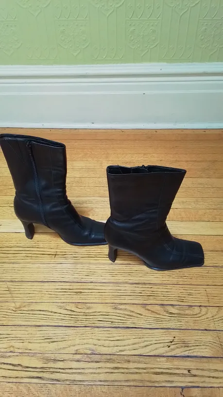 Nine West Black Leather Ankle Boots image indicator(3)