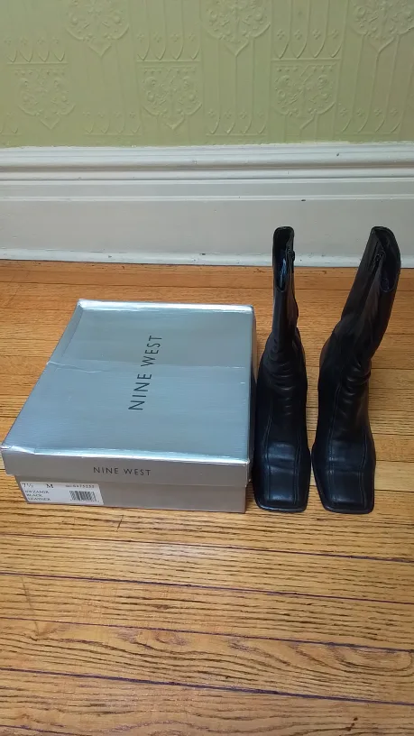 Nine West Black Leather Ankle Boots image indicator(6)