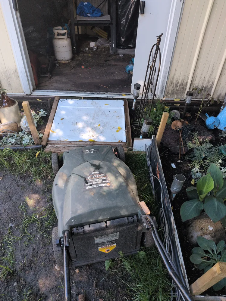 Black & Decker NM250 Electric Lawn Mower image indicator(3)