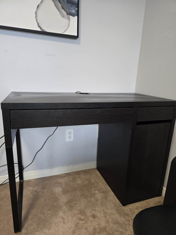 Black Office Table and Chair
