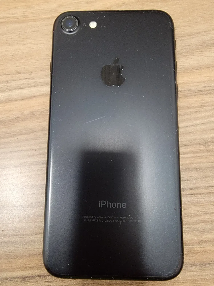 iPhone 7 - 32GB - Black thumbnail