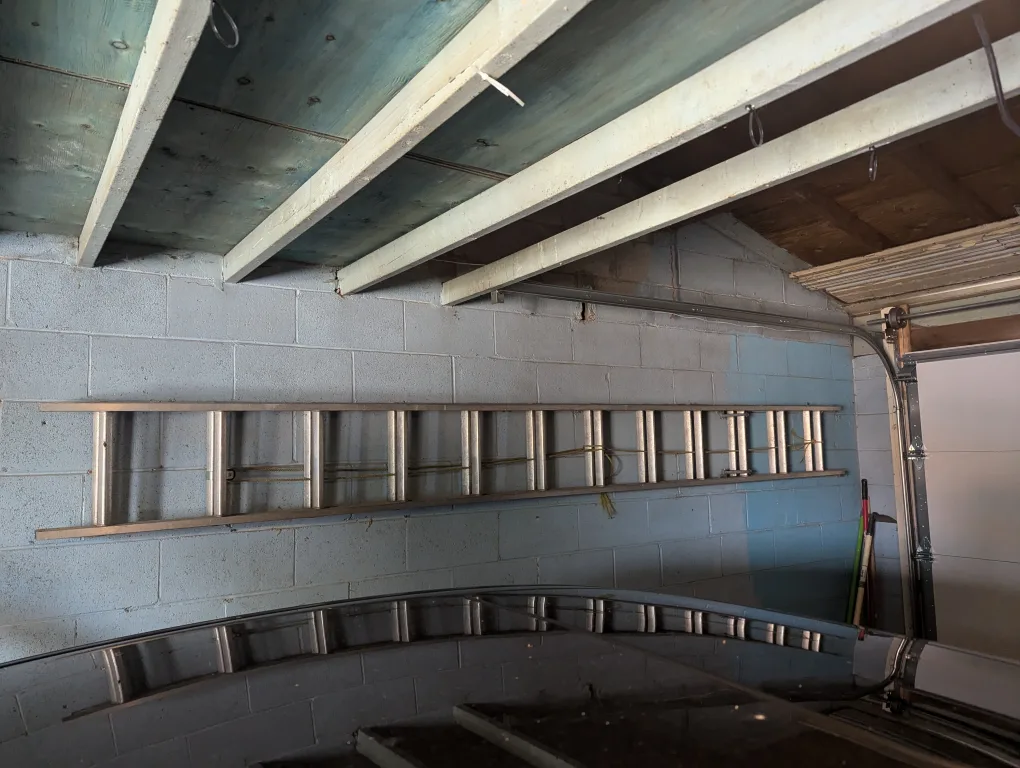 Aluminum Extension Ladder thumbnail
