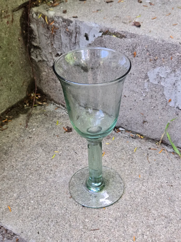 glass goblet thumbnail