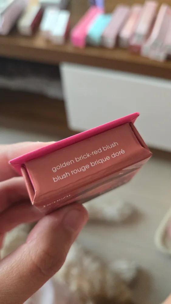 *NEW w/ box* Benefit Mini Blush – Terra (Golden Brick-Red) image indicator(4)