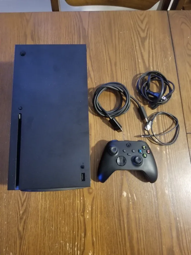 Xbox Series X 1TB Console Bundle with 2 Games + Accessories image indicator(2)