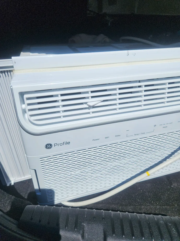 GE Profile 12,000 BTU Smart Window Air Conditioner image indicator(2)