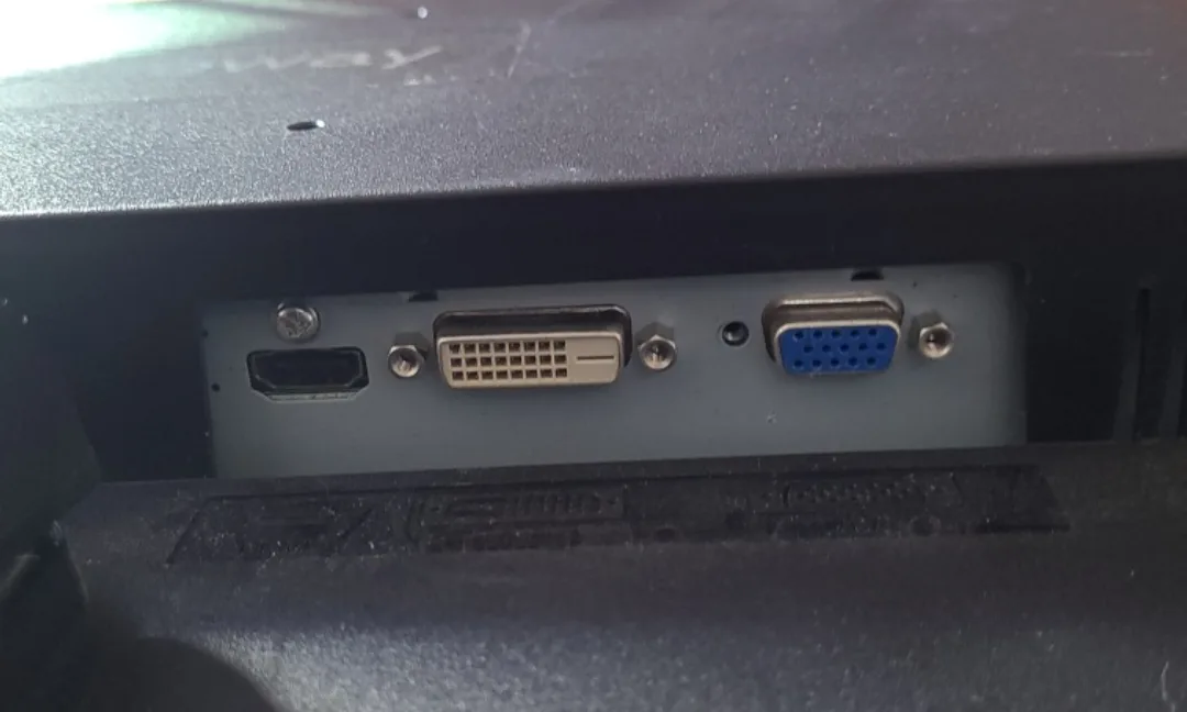 23 Inch Monitor with Built-in Speakers image indicator(2)