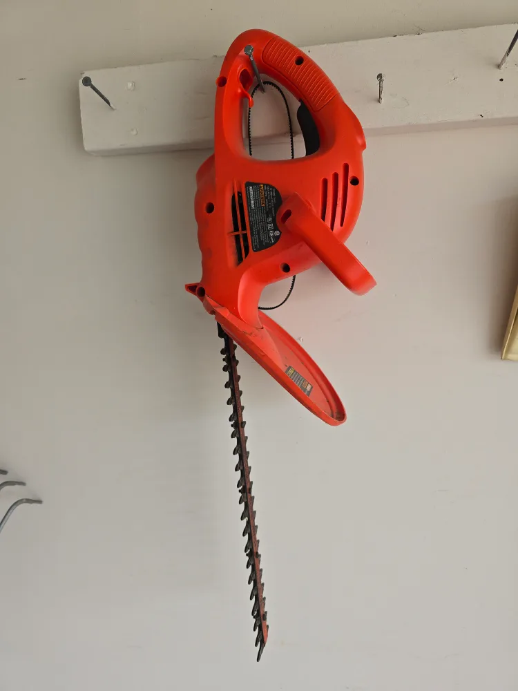Black and Decker Hedge Trimmer thumbnail