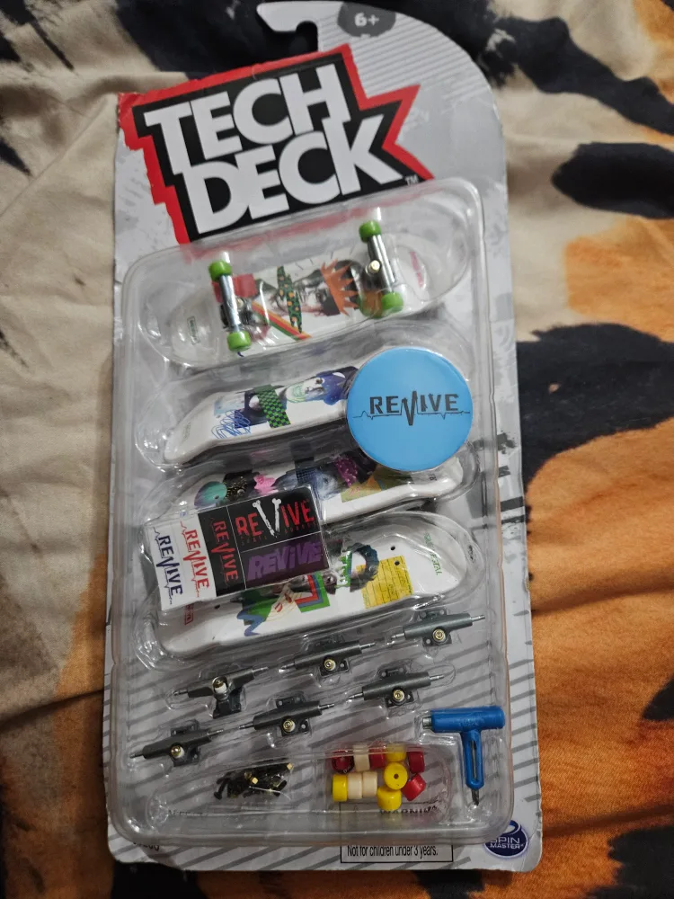 New Tech Deck Revive 4 Pack Fingerboards thumbnail