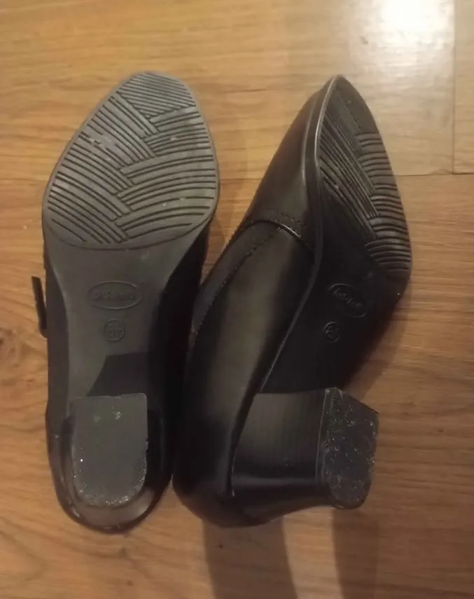 Dr. Scholl's Black Heels - Size 8 image indicator(3)