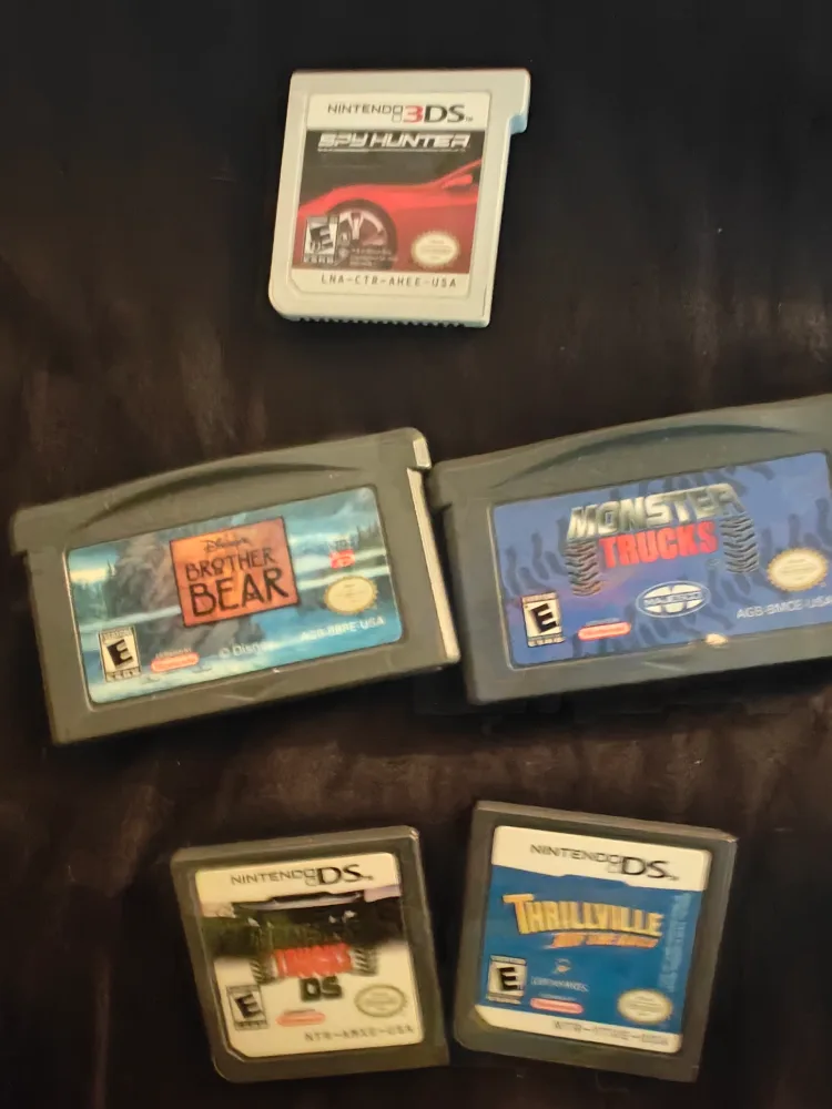 Nintendo advance & 3DS  Game Lot thumbnail