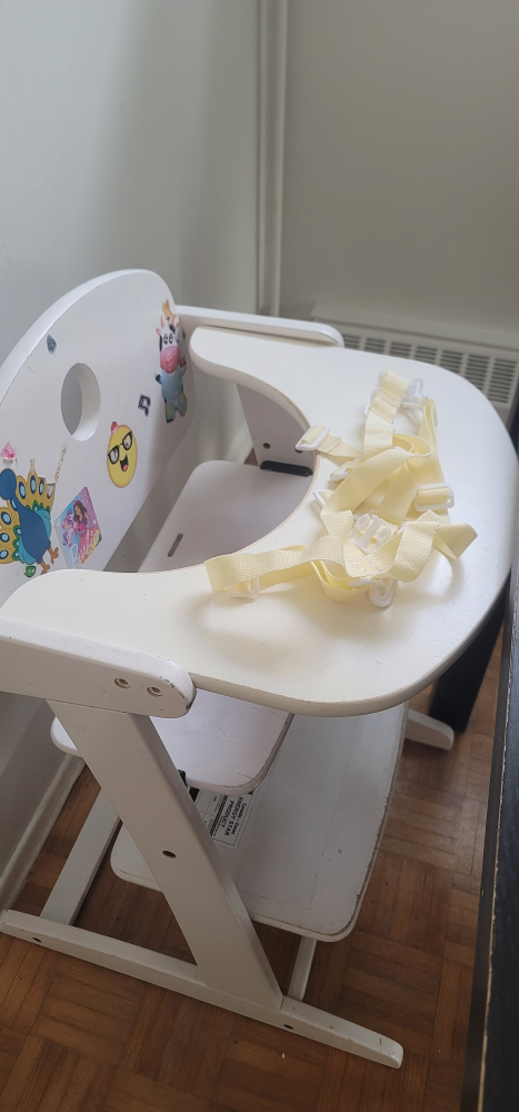 guzzie+Guss High Chair
