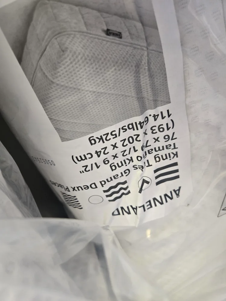 IKEA ÄNNELAND King Mattress - Like New! image indicator(2)