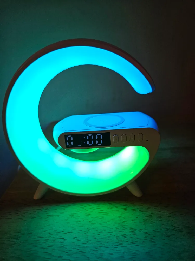BN)Desktop Wireless Charger/Alarm Clock thumbnail