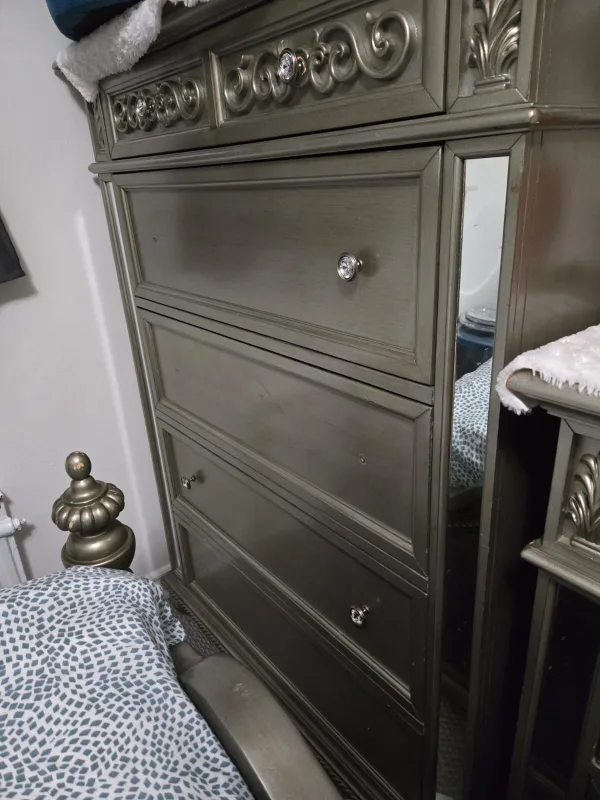 Silver Dresser with 5 Drawers thumbnail