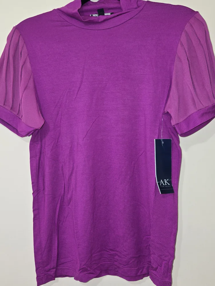 NEW with Tags Women's Tops, shirts ,t-shirts , mix sizes image indicator(4)