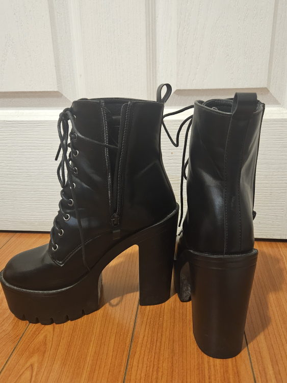 Black Platform Heel Boots - photo 2