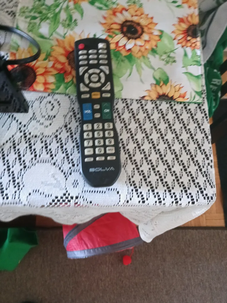 Bolva 32BV19 32" LED HDTV image indicator(2)