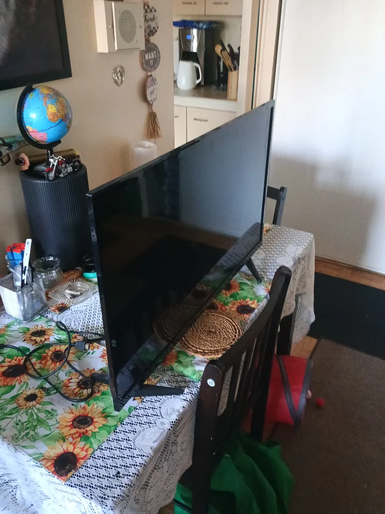 Bolva 32BV19 32" LED HDTV image indicator(6)