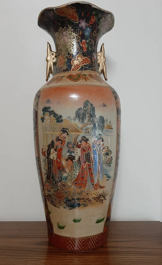Vintage Japanese Satsuma Style Vase thumbnail