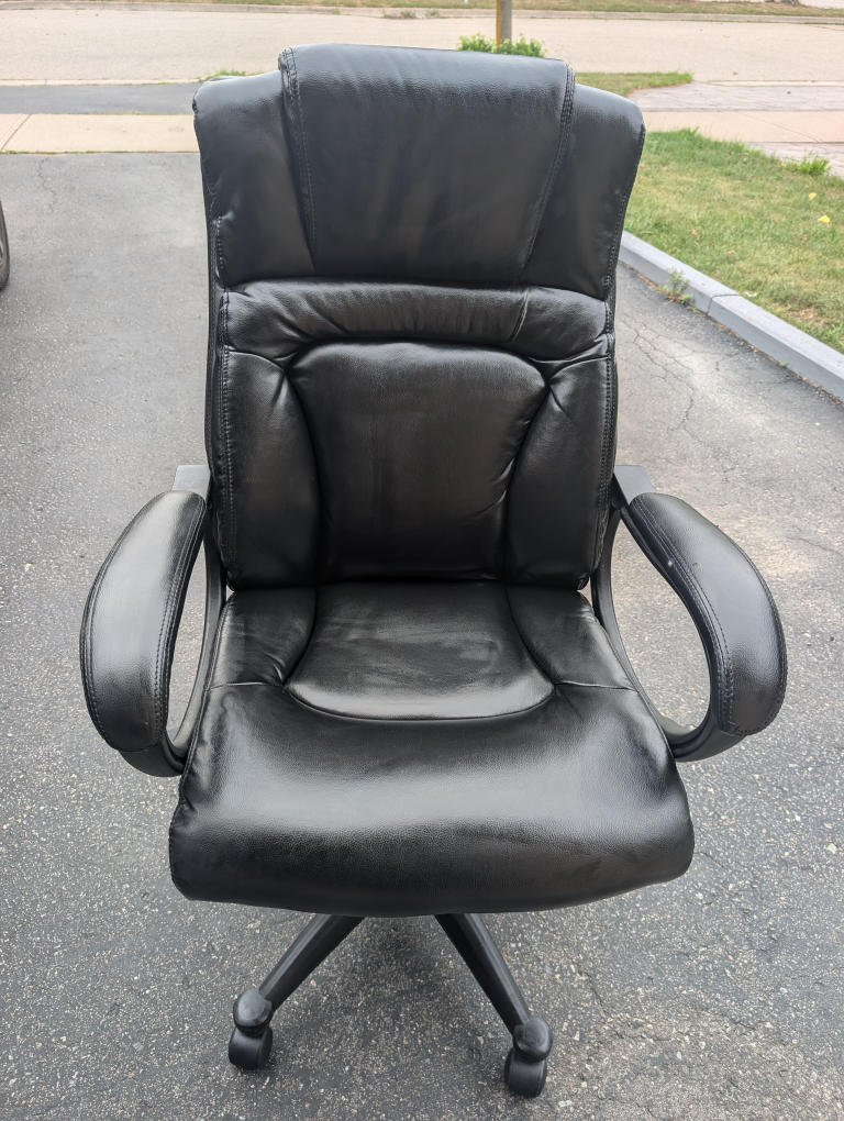 Black Leather Executive Office Chair - photo 2