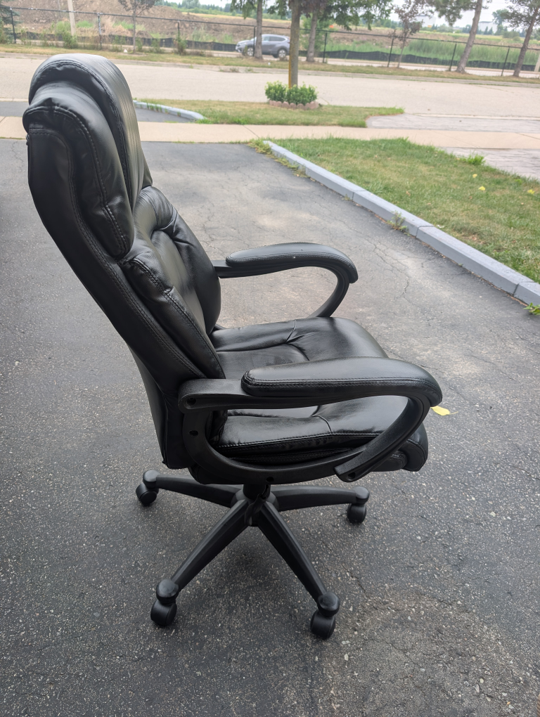 Black Leather Executive Office Chair - photo 3