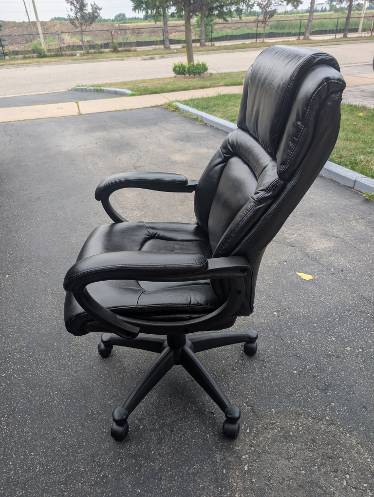 Black Leather Executive Office Chair - photo 5