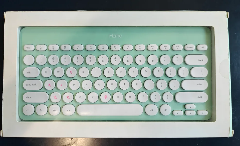 Mint Green Wireless Keyboard 💖🧡 thumbnail