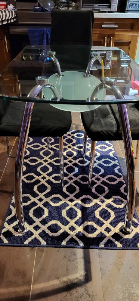 Glass table (2 tier) with chrome legs ( 4 free chairs) 🇨🇦 image indicator(2)