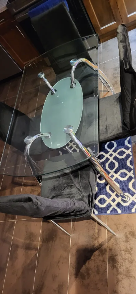 Glass table (2 tier) with chrome legs ( 4 free chairs) 🇨🇦 image indicator(4)