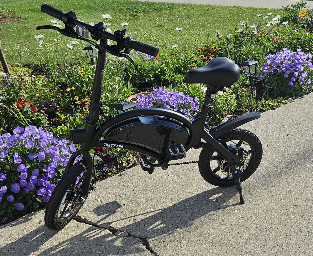 Jetson Bolt Folding E-Bike - Like New!