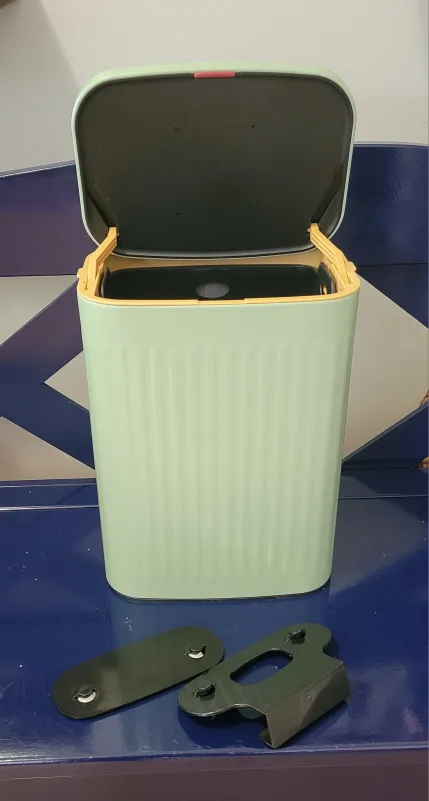 BNIB Hanging Kitchen Trash Can, 8L 🇨🇦 thumbnail