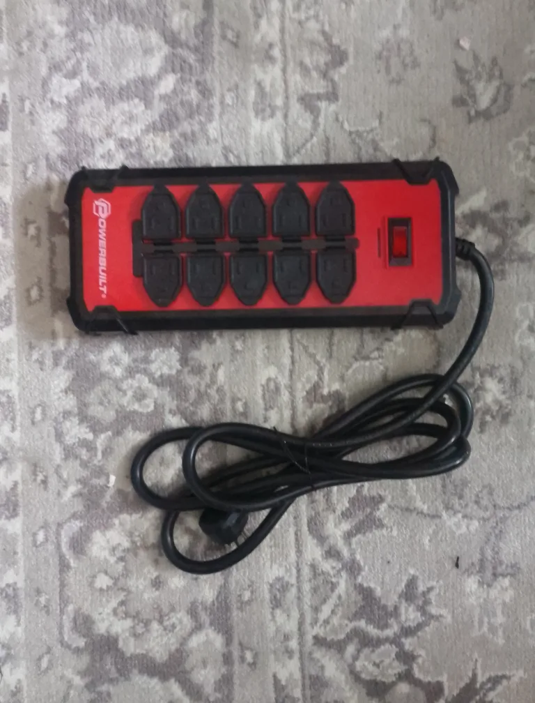 NEW Powerbuilt power strip thumbnail