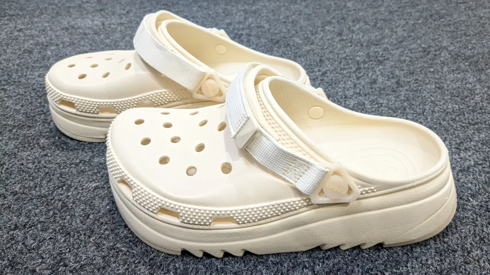 Crocs Classic Crush Sandal Bone Size 8 thumbnail