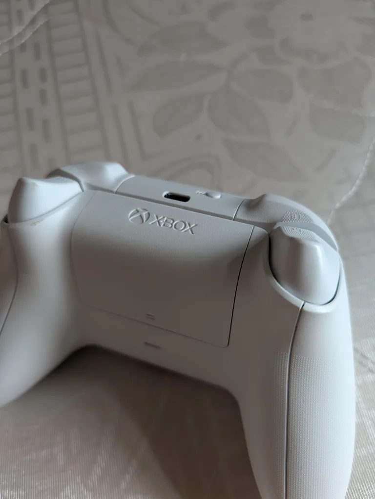 Xbox Wireless Controller - White image indicator(2)