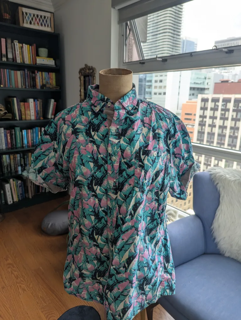 Artistry in Motion Slim Fit Shirt - Size S thumbnail