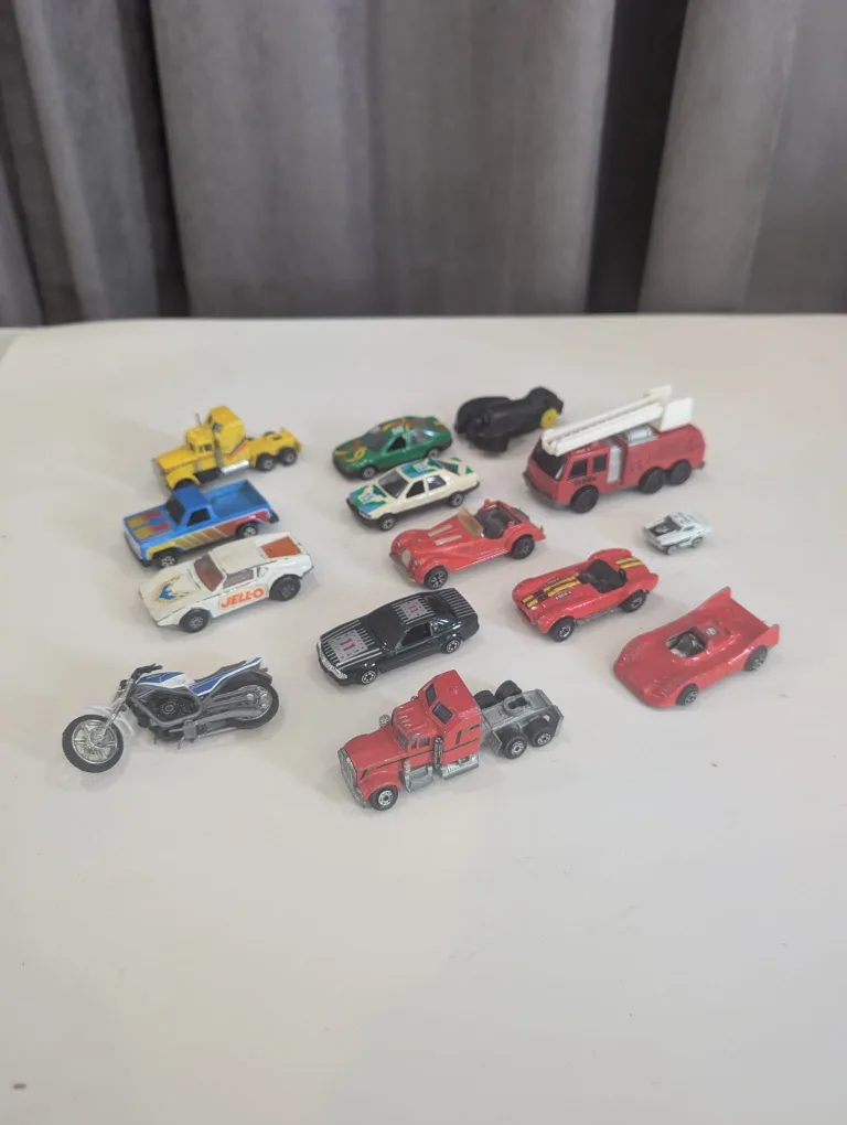 Vintage Diecast Toy Cars Lot thumbnail