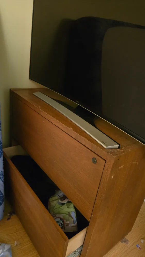 dresser for free thumbnail