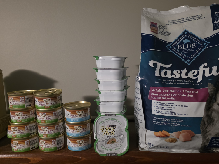 Cat Food Bundle: Fancy Feast & Blue Buffalo