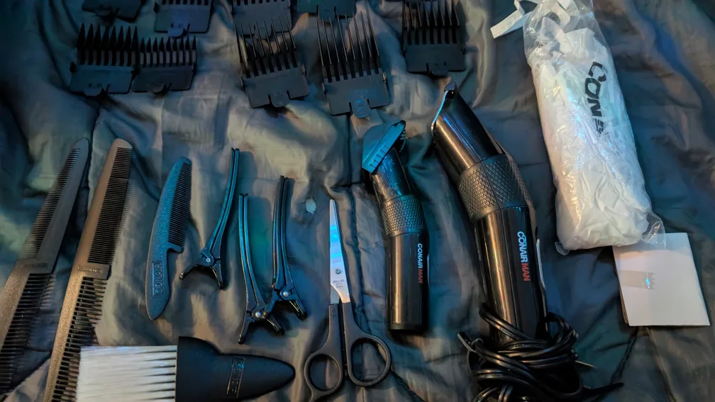 ConairMAN 20-Piece Complete Haircut Kit image indicator(2)