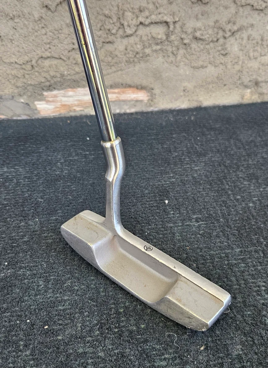 Automatic IV Custom Golf Putter image indicator(5)
