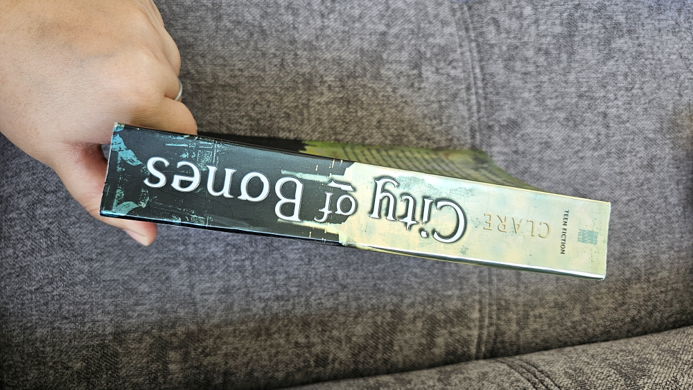 City of Bones by Cassandra Clare - photo 2