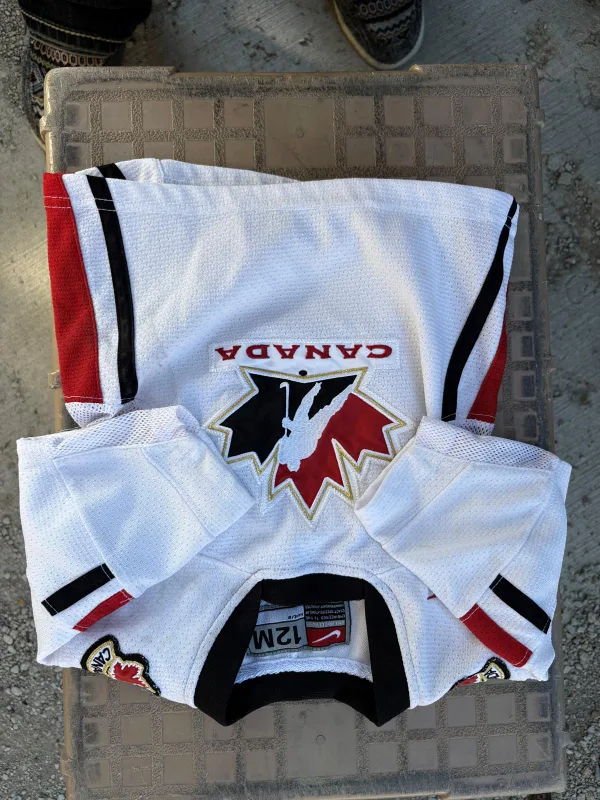 Nike Canada Hockey Jersey - Size 12M thumbnail