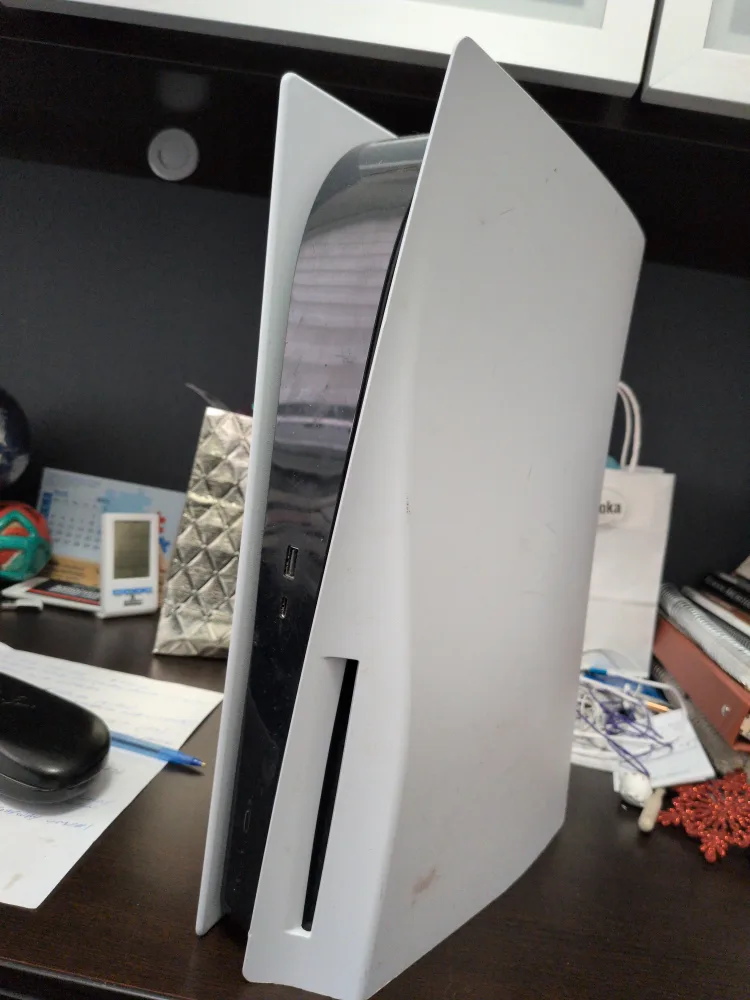 Sony PlayStation 5 (PS5 - Original Disc Version - Not Working) image indicator(2)