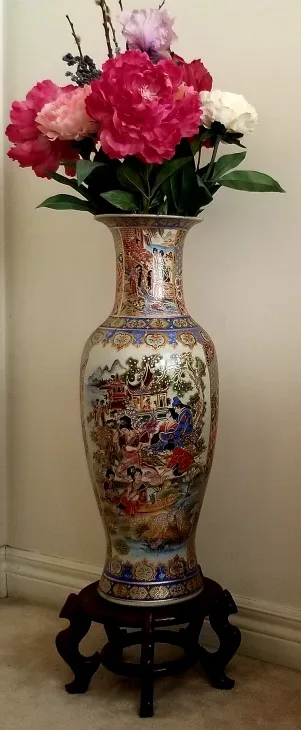 Large Decorative Asian Vase thumbnail