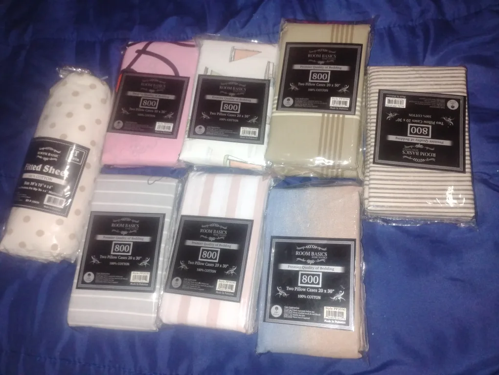 Room Basics Pillow Cases & Fitted Sheet thumbnail