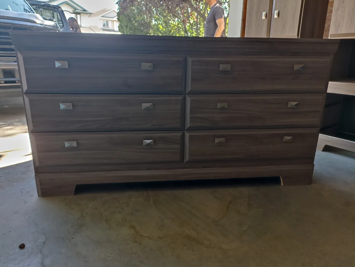 Wood Dresser - Six Drawer