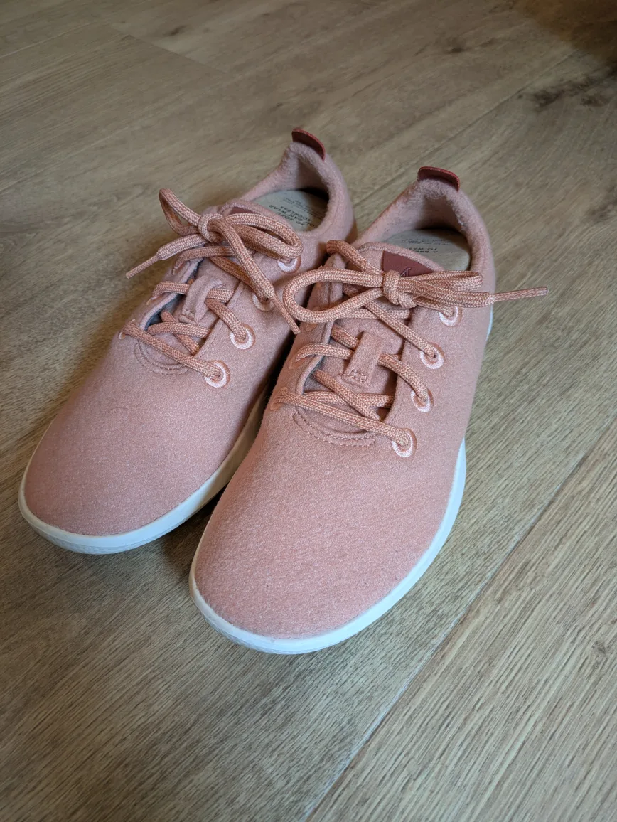 Women's Allbirds Wool Runners - Size 8 - Malibu Peach thumbnail